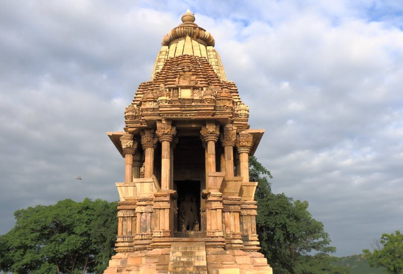 Chaturbhuj Temple, Khajuraho, Chhatarpur, Madhya Pradesh - Vushii.com